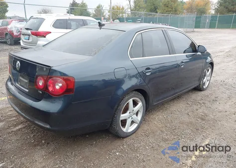2009 Volkswagen Jetta Tdi z USA, uszkodzony, nr VIN 3VWRL71K59M126790